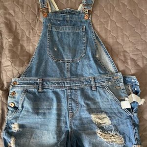 Overall shorts
